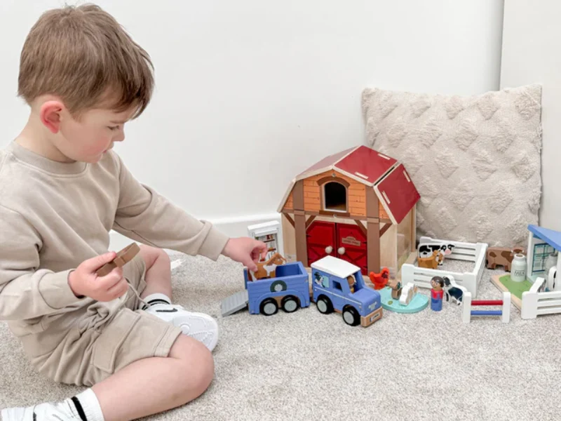 JU2388-Home Farm Barn Set 6